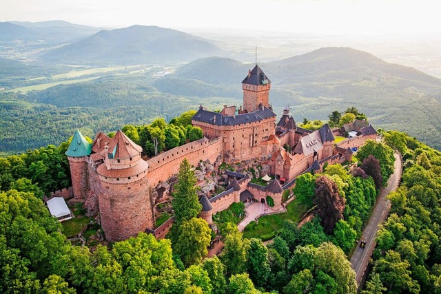 Thront majesttisch ber dem Elsass: die Hohknigsburg  | Foto: ADT, Tristan Vuano