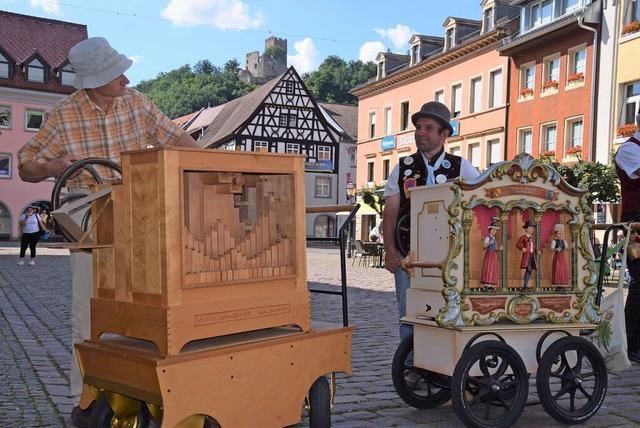 Orgelbau gehrt seit 225 Jahren zu Wal...eute mit Drehorgelmusik ins Stadtbild.  | Foto: Hubert Bleyer