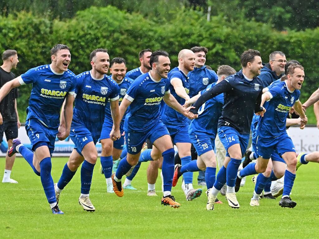 Das bessere Ende in einem engen Zweikampf mit dem SV 08 Laufenburg hatte der FC Waldkirch in der Landesliga, Staffel II, fr sich. Die Waldkircher kehren so nach nur einem Jahr in der Landesliga in die Verbandsliga zurck.