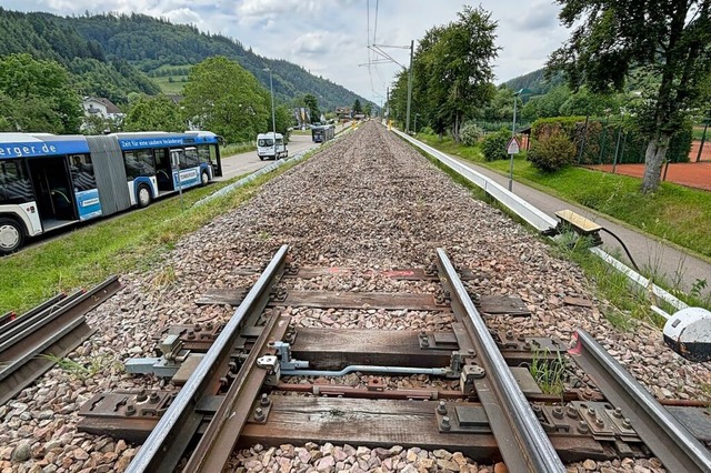 Hier geht es momentan nicht weiter: An...nstertal, werden die Gleise erneuert.  | Foto: Frank Schoch