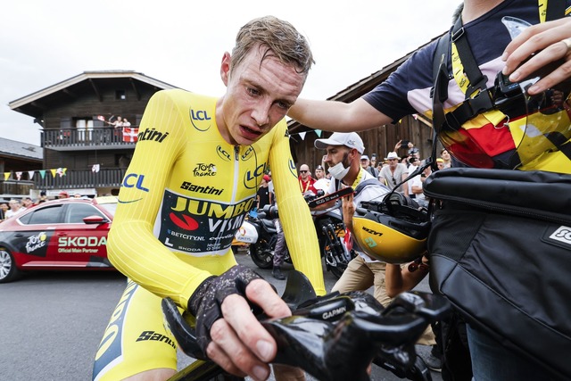Jonas Vingegaard wird bei der Tour de France starten.  | Foto: Pool Corvos Tim Van Wichelen/belga/dpa