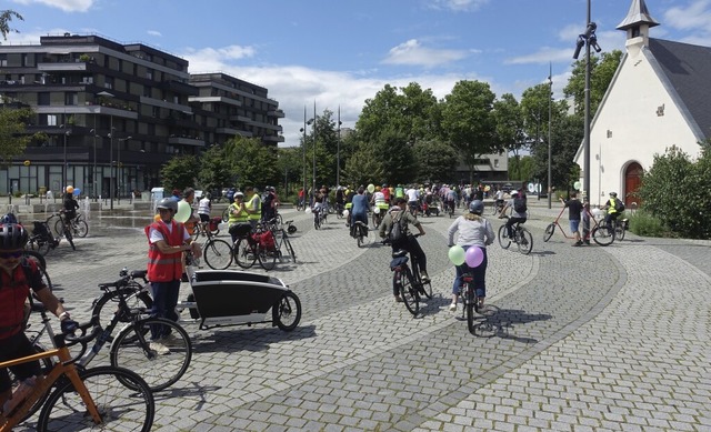 Ankunft der Fahrradkarawane im Straburger Rheinviertel  | Foto: Monika Kunschner ADFC