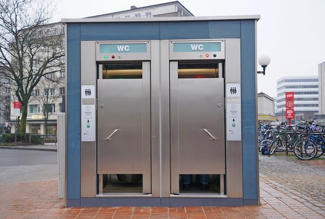 ffentliche Toiletten in Deutschland sind nicht unbedingt ein Sehnsuchtsort.  | Foto: Marcus Brandt (dpa)