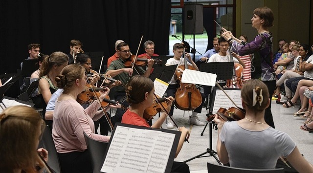 Das Schulorchester zhlte zu den vielen Beteiligten.   | Foto: Wolfgang Knstle