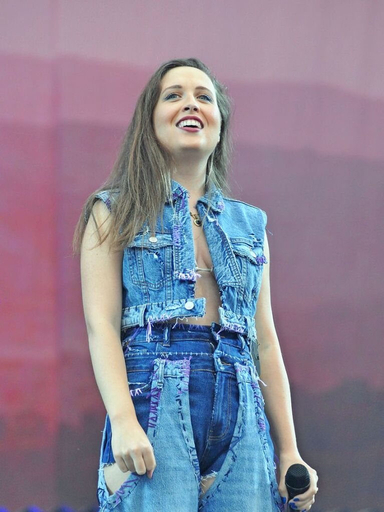 Alice Merton singt beim Southside Festival 2024.