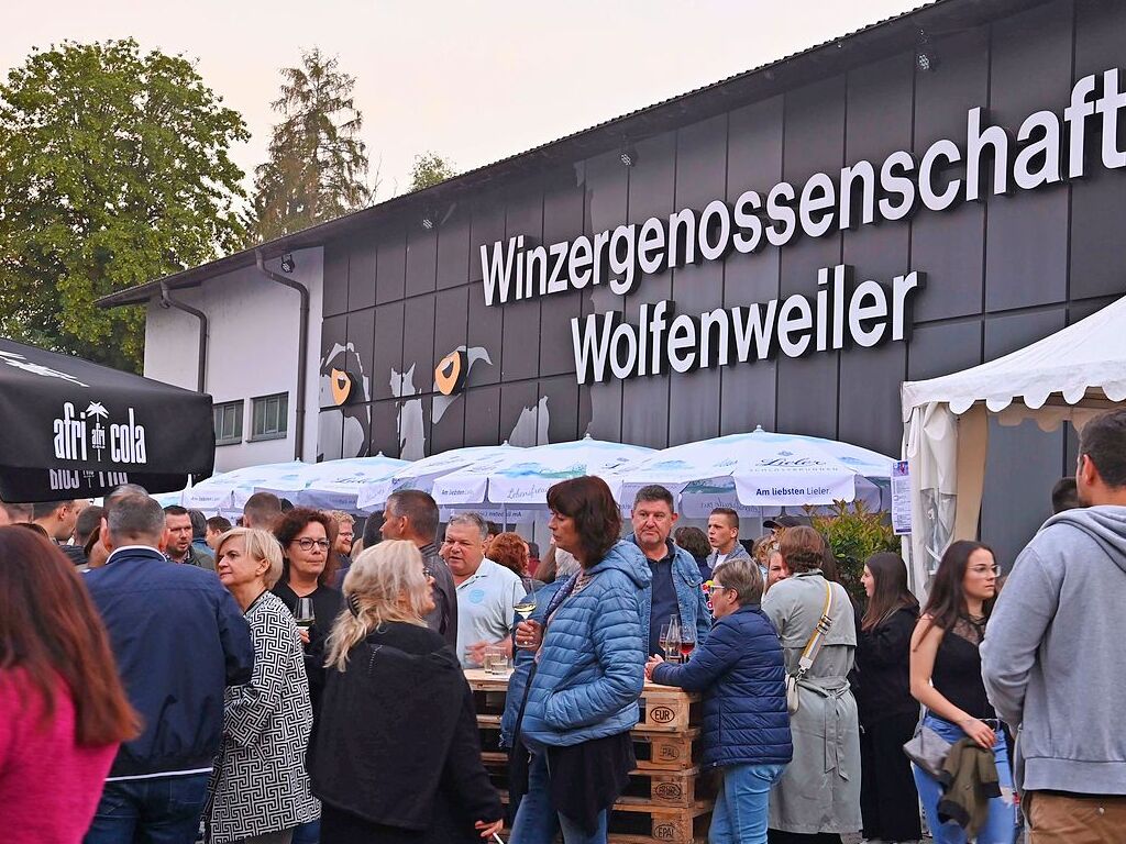 Wein, Musik, leckeres Essen und gutes Wetter – beim Weinfest der WG Wolfenweiler war am Wochenende einiges los.