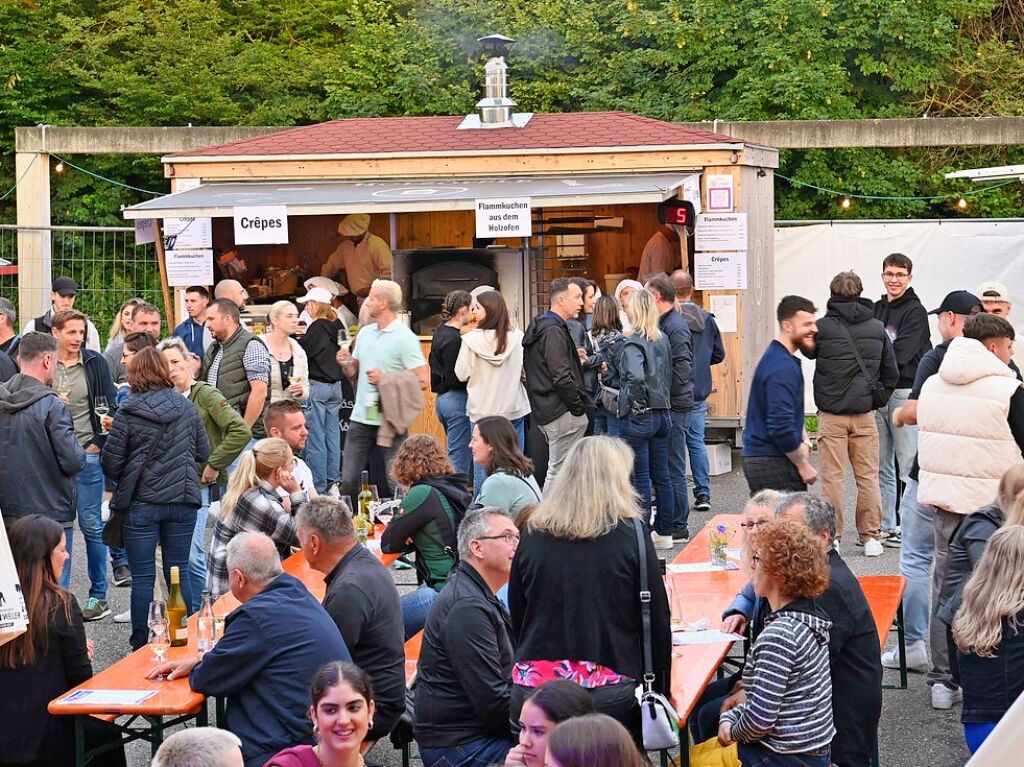 Wein, Musik, leckeres Essen und gutes Wetter – beim Weinfest der WG Wolfenweiler war am Wochenende einiges los.