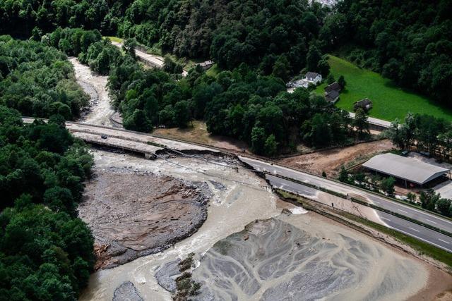 Suche nach Vermissten in der Schweiz – schwere Hochwasserschden
