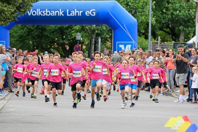 Start frei fr den Nachwuchs: Insgesam...i seinem Traditionslauf 1085 Finisher.  | Foto: TV Seelbach