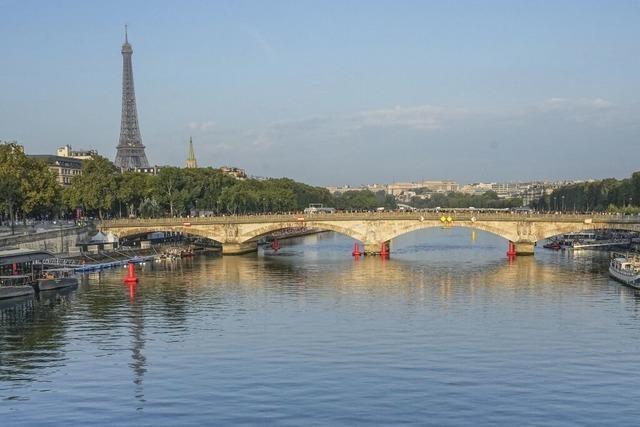 Die Seine in Paris ist kurz vor den Olympischen Spielen ziemlich dreckig