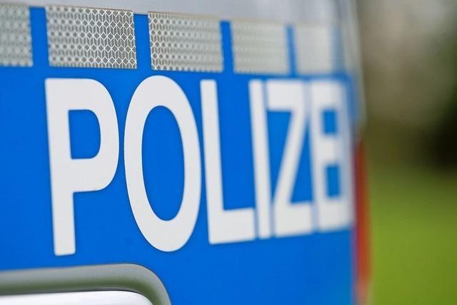 Auto auf Parkplatz in Rheinfelden beschdigt