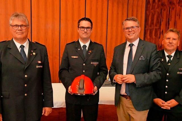 Feuerwehr Grenzach-Wyhlen verabschiedet Claus Werner – sein Sohn folgt ihm als Kommandant