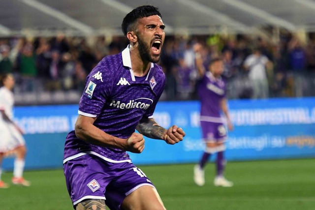 Ein Ex-Stuttgarter im Trikot der Fiorentina: Strmer Nicols Gonzlez  | Foto: IMAGO/R4924_italyphotopress