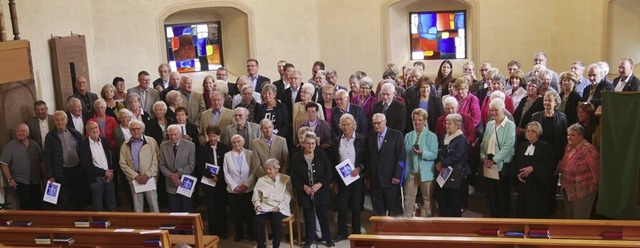 Mehr als  90 Jubelkonfirmanden feierte...60, 65, 70 und 75 Jahre Konfirmation.   | Foto: Kirchengemeinde