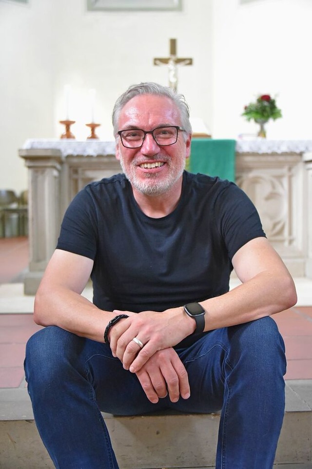 Pfarrer Andreas Strble in der Kndrin... zu lassen, sagte er bei der Aufnahme.  | Foto: Benedikt Sommer