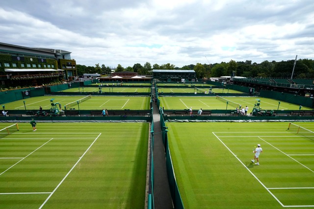 Der Rasenklassiker in Wimbledon beginnt am 1. Juli.  | Foto: Kirsty Wigglesworth/AP