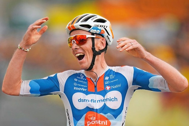 berbordende Freude bei Romain Bardet:...nsieg beim grten Radrennen der Welt.  | Foto: Daniel Cole (dpa)