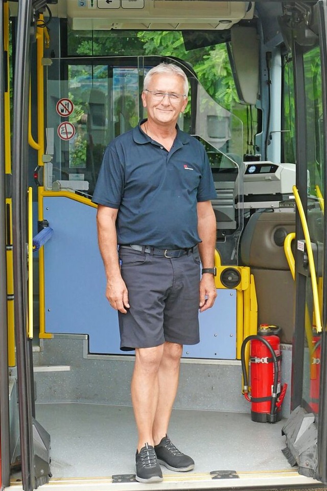 Seit 33 Jahren ist Josip Radovanic Busfahrer am Hochrhein.  | Foto: Lara Wehler
