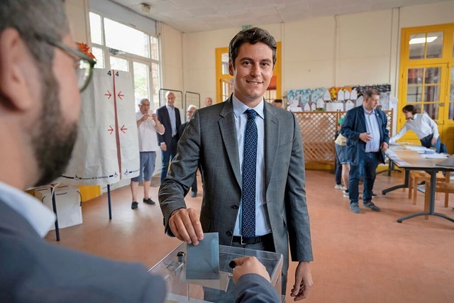 Der franzsische Premierminister Gabri... ersten Runde der Parlamentswahlen ab.  | Foto: Arnaud Finistre (dpa)