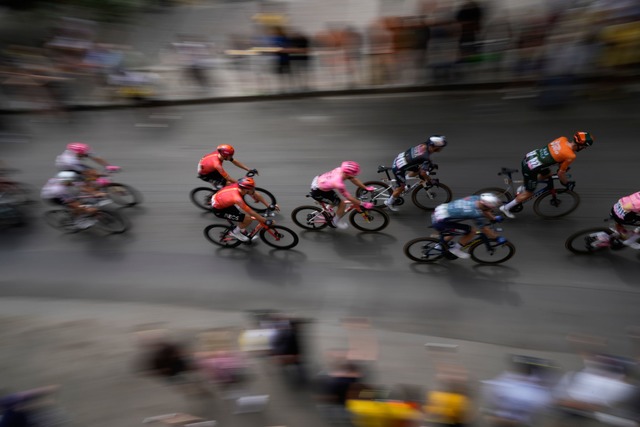 Die 3. Etappe war der l&auml;ngste Tag... der diesj&auml;hrigen Tour de France.  | Foto: Jerome Delay/AP/dpa