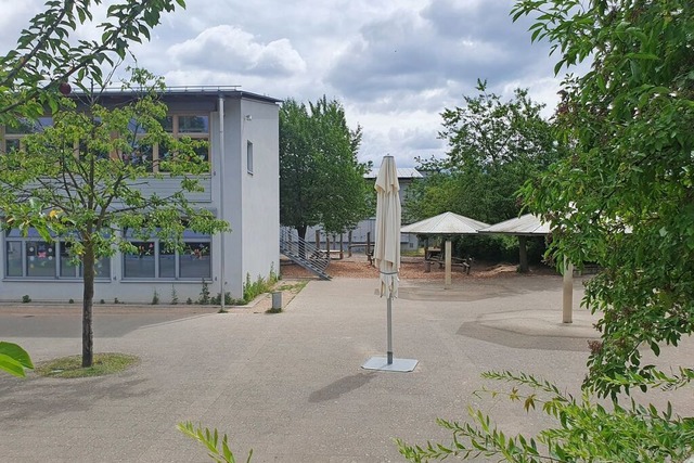 An die Neuenburger Grundschule wird  a...nkel rechts an das bestehende Gebude.  | Foto: Hannes Selz