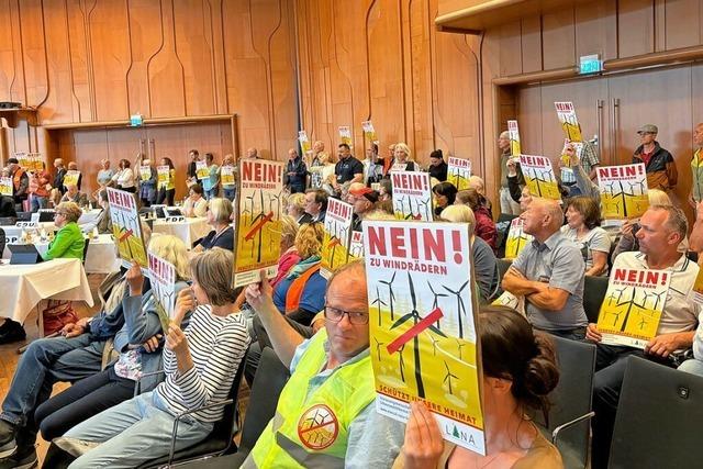 Bad Krozingen holt wegen Windkraftdebatte Sicherheitsdienst in die Gemeinderatssitzung