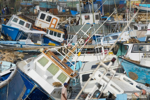 Hurrikan "Beryl" besch&auml;digte auch Fischerboote.  | Foto: Ricardo Mazalan/AP