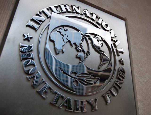 Logo des Internationalen W&auml;hrungsfonds (IWF) (Symbolbild)  | Foto: Jim Lo Scalzo/EPA/dpa