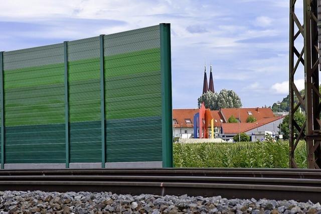 Bei der Errterung zur Rheintalbahn in Kenzingen wird ber den Lrmschutz diskutiert