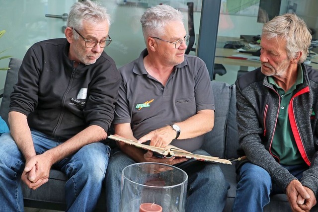 Karl-Heinz Rogg, Guido Woll und Roland...ssierten eine schmachvolle Niederlage.  | Foto: Martha Weishaar