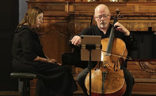 Virtuos: Anna Adamik am Klavier und Martin Merker am Cello  | Foto: Juliana Eiland-Jung