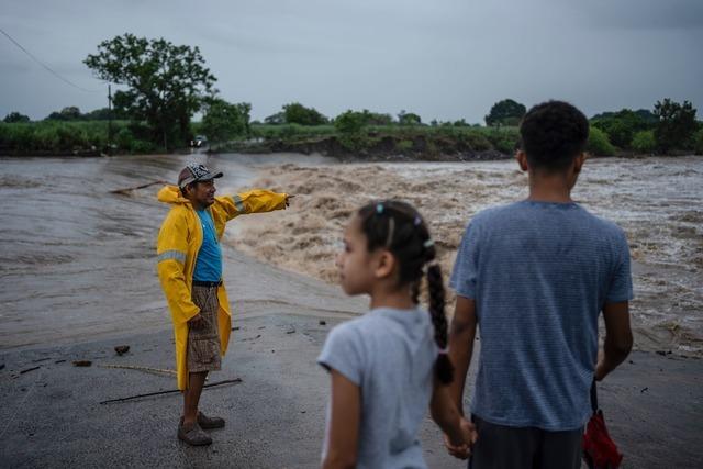 Urlaubsorte in Mexiko bereiten sich auf Hurrikan 
