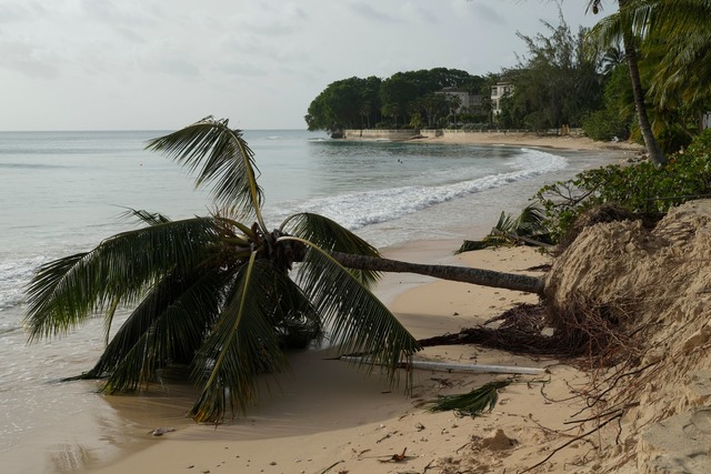 Hurrikan "Beryl" richtete auf einigen Karibikinseln Verw&uuml;stung an.  | Foto: Ricardo Mazalan/AP