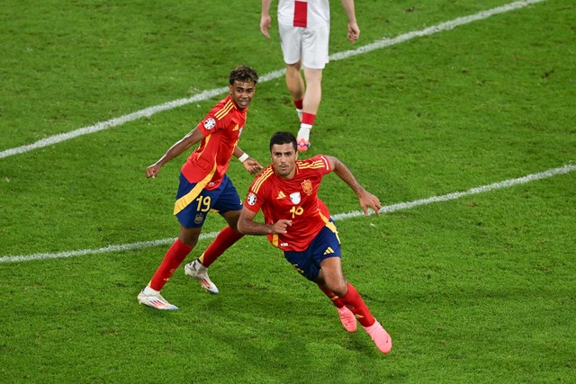 Spanien hat bisher alle Spiele hochver...wonnen und erst ein Gegentor kassiert.  | Foto: David Inderlied/dpa