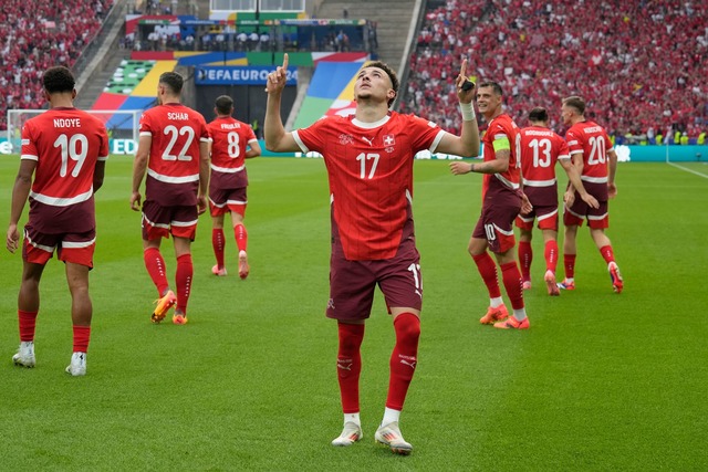 Schl&uuml;sselspieler gegen Italien: Augsburgs Vargas.  | Foto: Ariel Schalit/AP