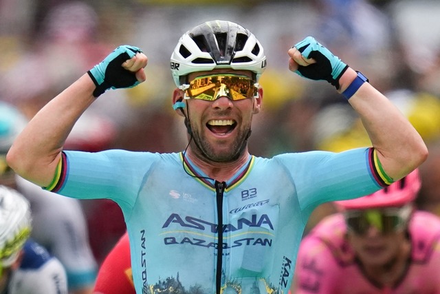 Etappensieger Mark Cavendish schrieb Tour-Geschichte.  | Foto: Daniel Cole/AP/dpa