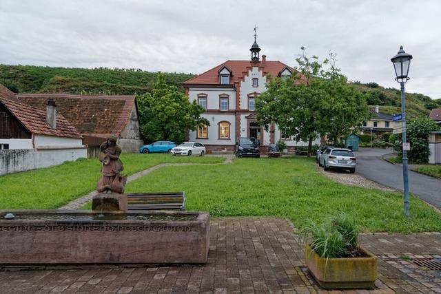 Sanierung des Ortschaftsamts Kiechlinsbergen: Saisongeschft im neuen Roths-Caf soll Vorrang vor den Auenanlagen haben