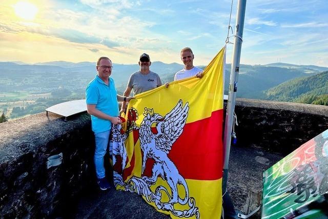 Auf der Burg Brenfels bei Wehr weht wieder eine Flagge