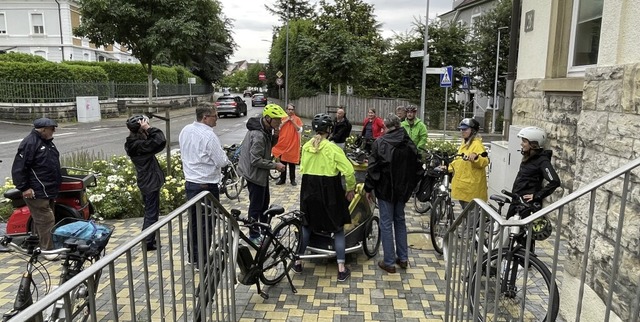 Mit dem Fahrrad erkundeten Brgerinnen...ekte von Pratteln bis Grenzach-Wyhlen.  | Foto: Marion Zngerle (urbanista.ch)