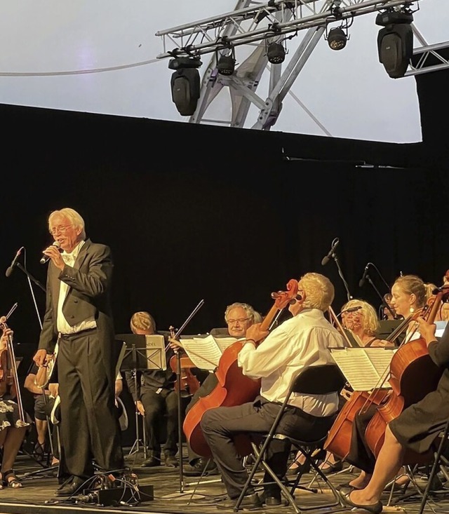 Das Markgrfler Symphonieorchester tri...m Open-Air-Konzert in Badenweiler auf.  | Foto: Markgrfler Symnphonierorchester