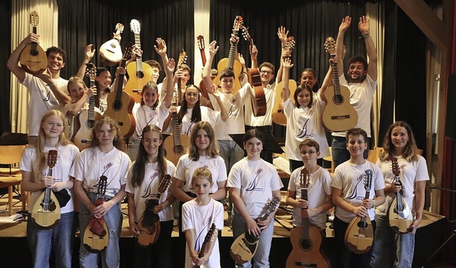 Die jungen Musikerinnen und Musiker de...olles Haus in der Gterhalle Bleibach.  | Foto: Verein