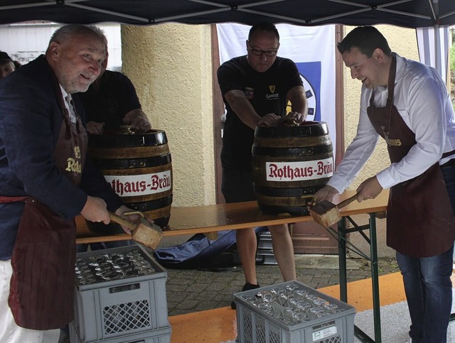 Gleich gibt&#8217;s Freibier: Hartheim...essenheim zeigen sich wohl prpariert.  | Foto: Otmar Faller