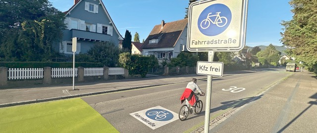 Unter Anwohnern umstritten: Die Auswei...Offenburger Oststadt als Fahrradstrae  | Foto: Helmut Seller