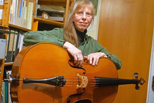 Die Cellistin Dorothee Zobel spielt im... Solopart im Cellokonzert von Vivaldi.  | Foto: Roswitha Frey