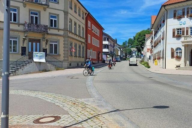 Landkreis Waldshut empfiehlt es zum Schutz von Radlern: Kommt Tempo 30 auf der Martinstrae in Bonndorf?