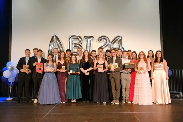 Die Preistrgerinnen und Preistrger d...hrgangs des Lahrer Scheffel-Gymnasiums  | Foto: Jan Himmelsbach/Schule