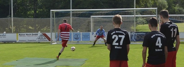 Das Elfmeterschieen ist jedes Jahr beliebt beim Sportwochenende.  | Foto: Michael Maier