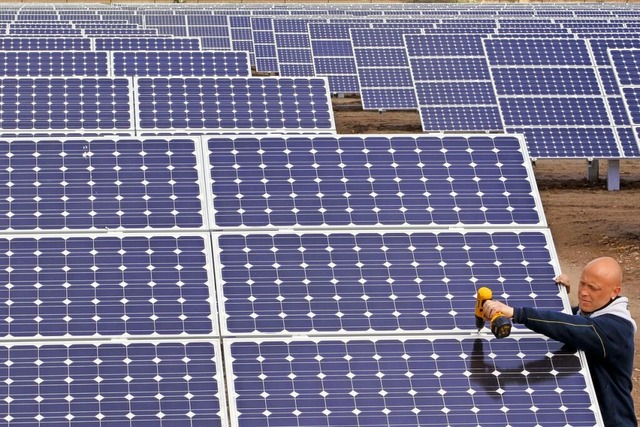 Das Land mchte den Aufbau von Freiflchen-Photovoltaikanlagen vorantreiben.  | Foto: Jens Bttner