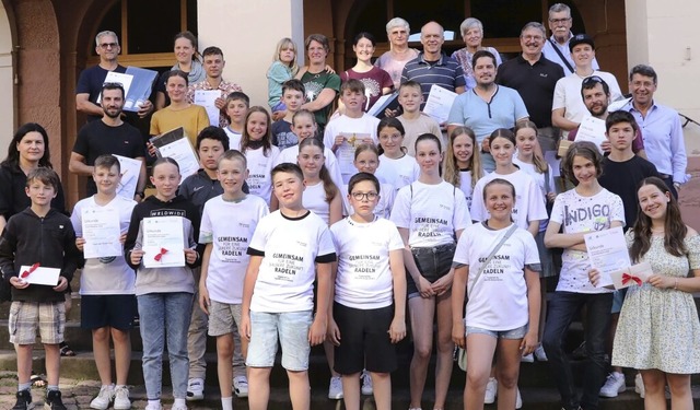 Durften sich ber ihre Auszeichnung re...ahlreiche Teilnehmer des Stadtradelns   | Foto: Ulrike Hiller