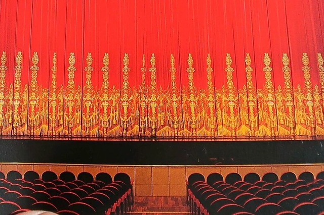Wilfried Mayerhofer zeigt ein Bild des...ngs in der kniglichen Oper in Madrid.  | Foto: Christine Weirich